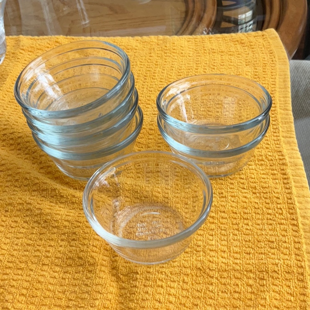 Glass custard cups